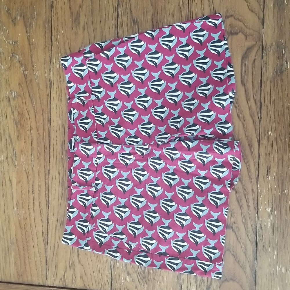 Ann Taylor Factory 4 inch Shorts Maroon with Fish Design Size 2